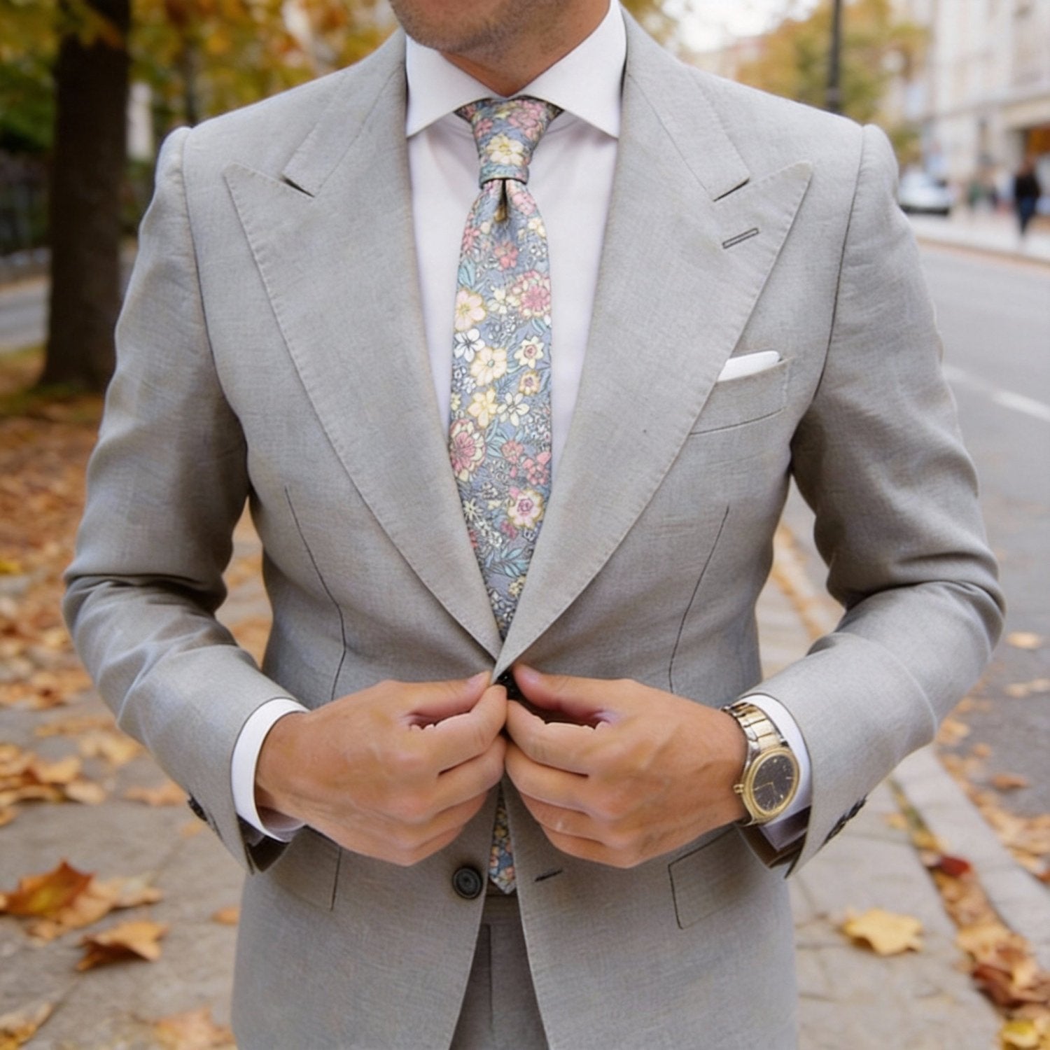Light Grayish Purple With Pink Ditsy Floral Necktie