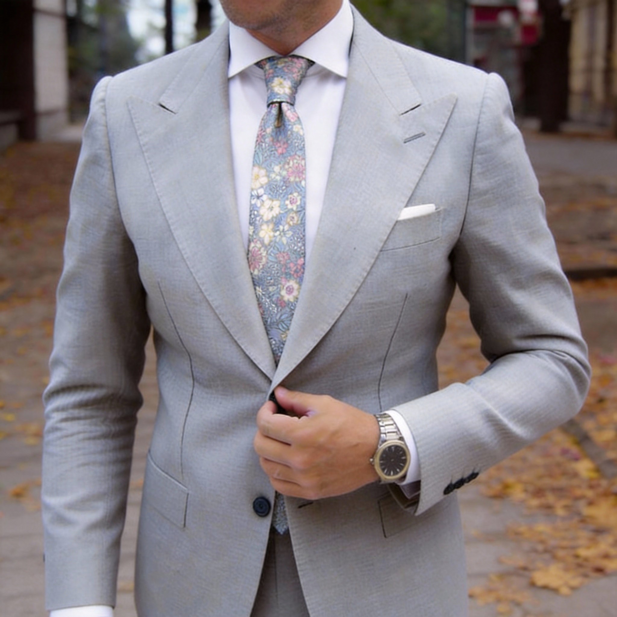 Light Grayish Purple With Pink Ditsy Floral Necktie