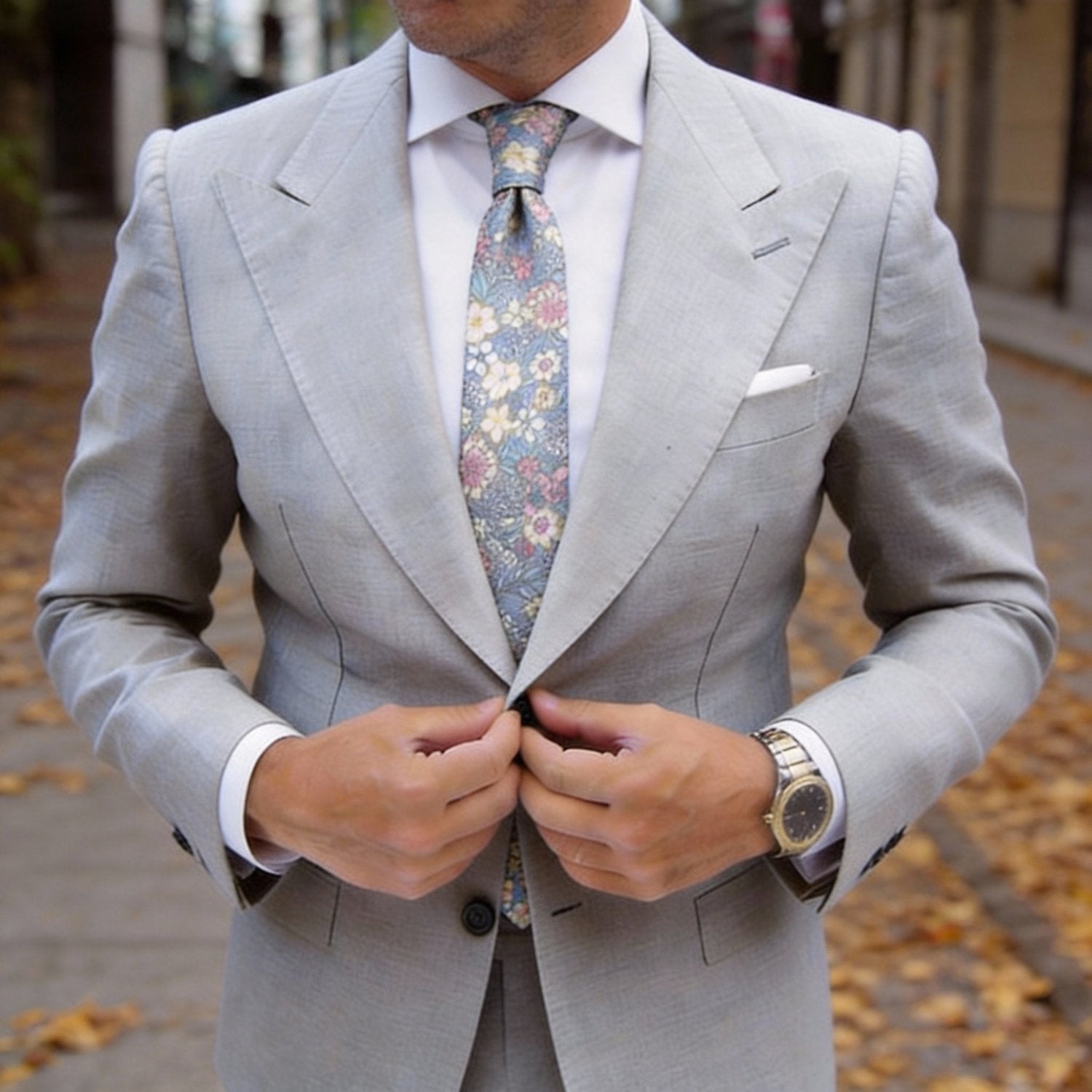 Light Grayish Purple With Pink Ditsy Floral Necktie